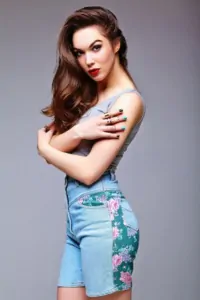 Farha Singh 8866451113 2 Pooja Desai